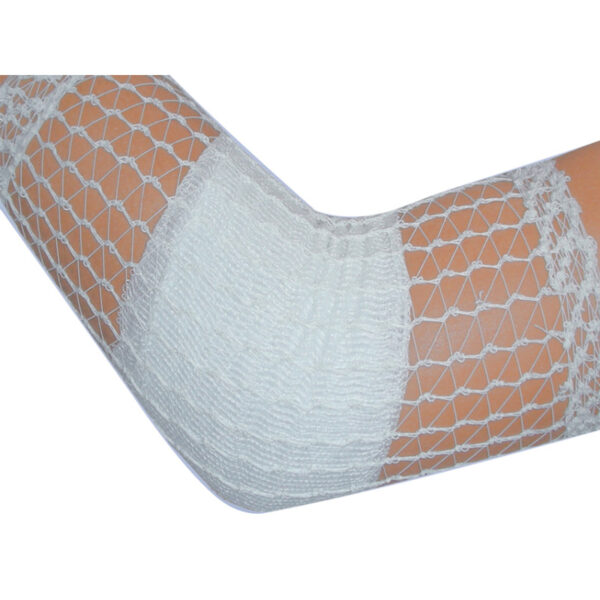 La rete tubolare elastica calibro 3 è un dispositivo medico pensato per il fissaggio di medicazioni su aree del corpo più ampie, come il braccio e la spalla.